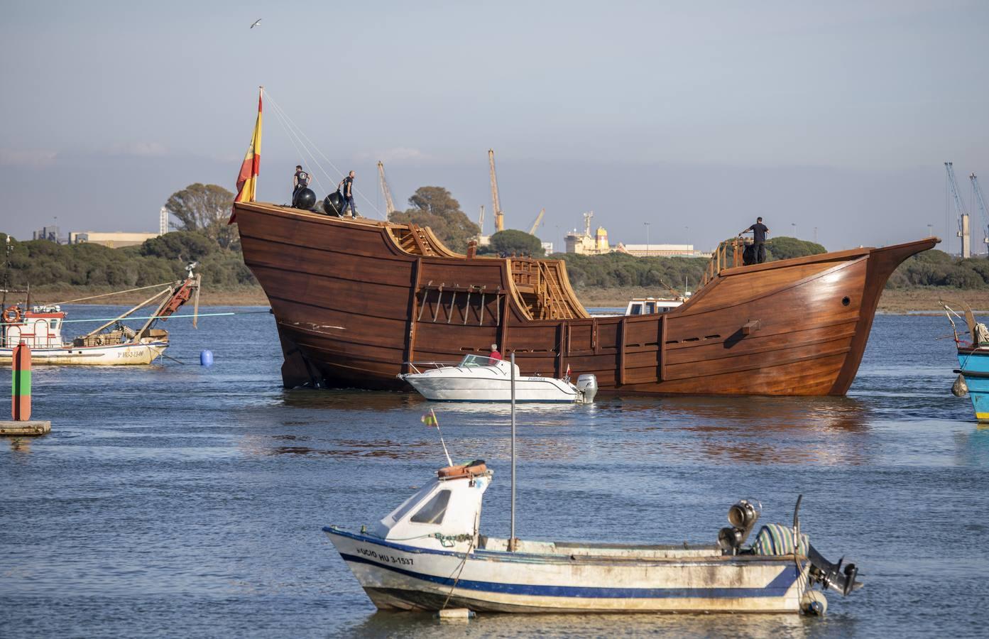 Una réplica de la Nao Victoria llega a Sevilla