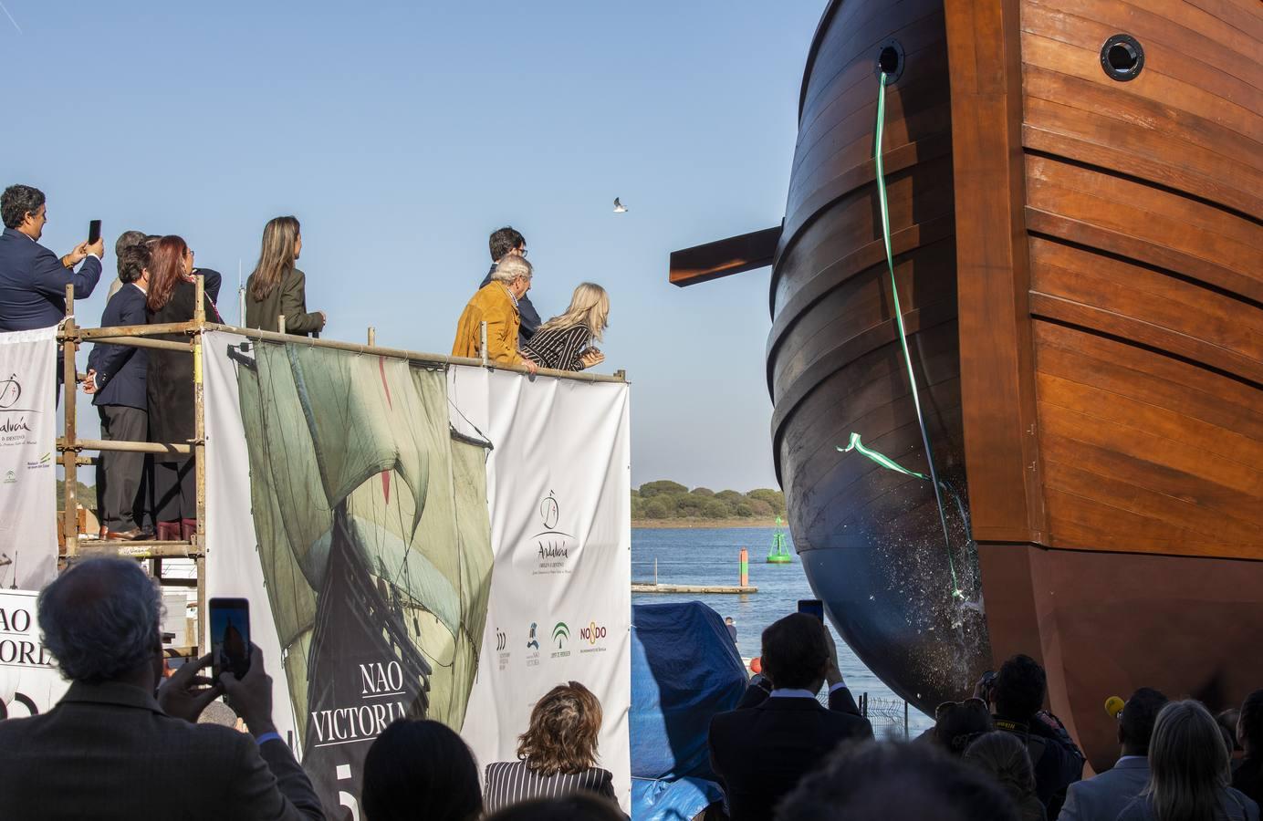 Una réplica de la Nao Victoria llega a Sevilla