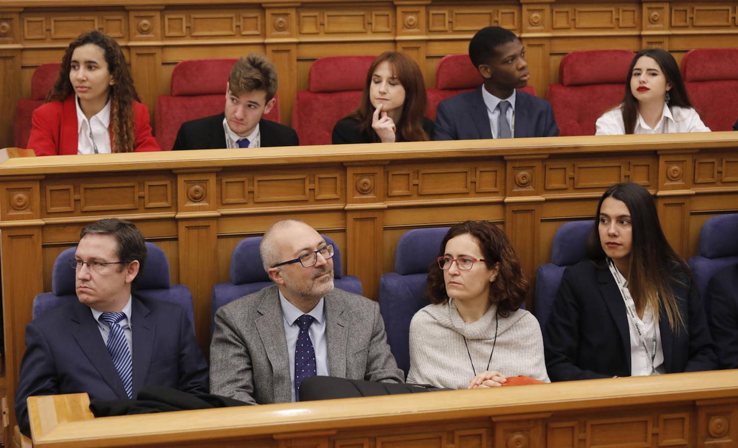 En imágenes: los universitarios debaten en las Cortes de Castilla-la Mancha