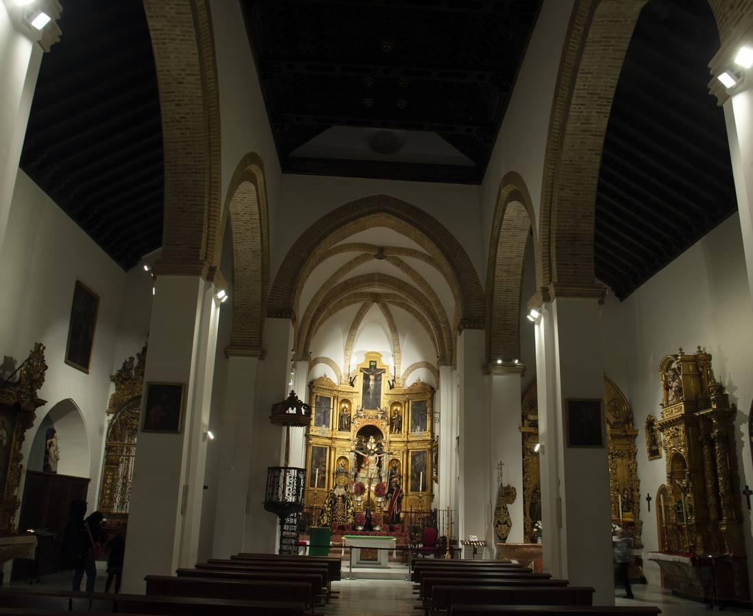 Los titulares de la Exaltación en el altar mayor de Santa Catalina