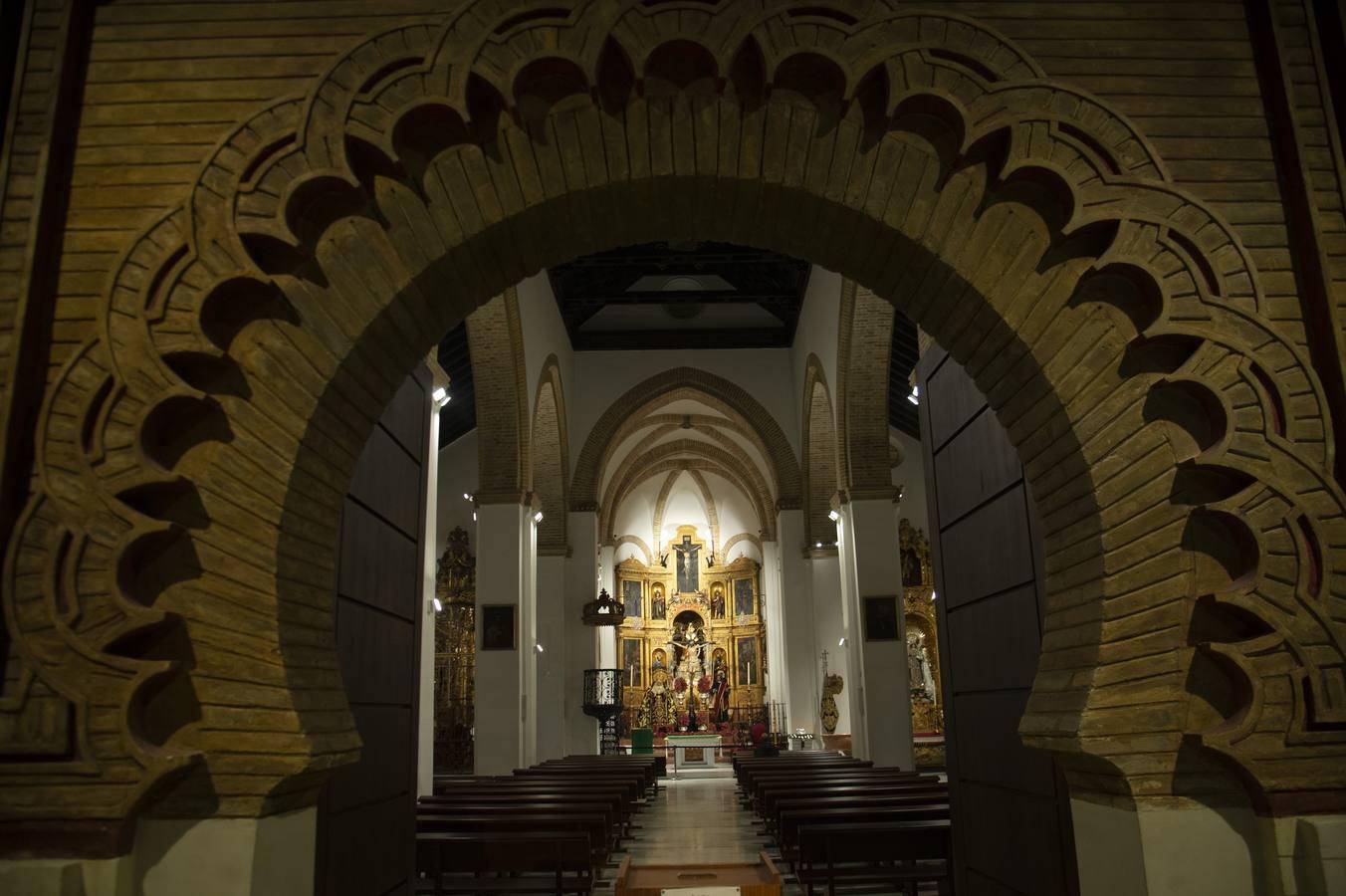 Los titulares de la Exaltación en el altar mayor de Santa Catalina