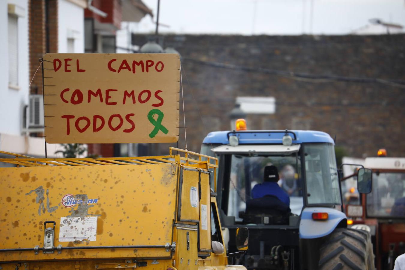 La protesta de los agricultores de Córdoba en Adamuz, en imágenes