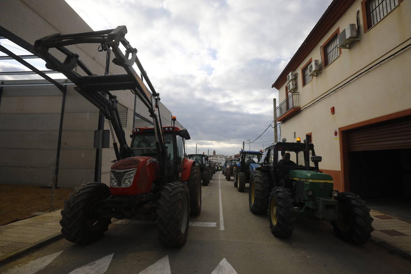 La protesta de los agricultores de Córdoba en Adamuz, en imágenes