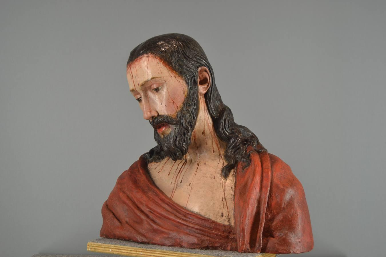 La restauración de un Cristo de San Esteban