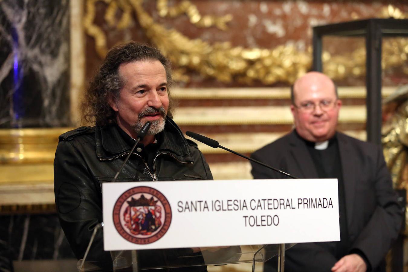 José María Cano, en la catedral, con el deán. 