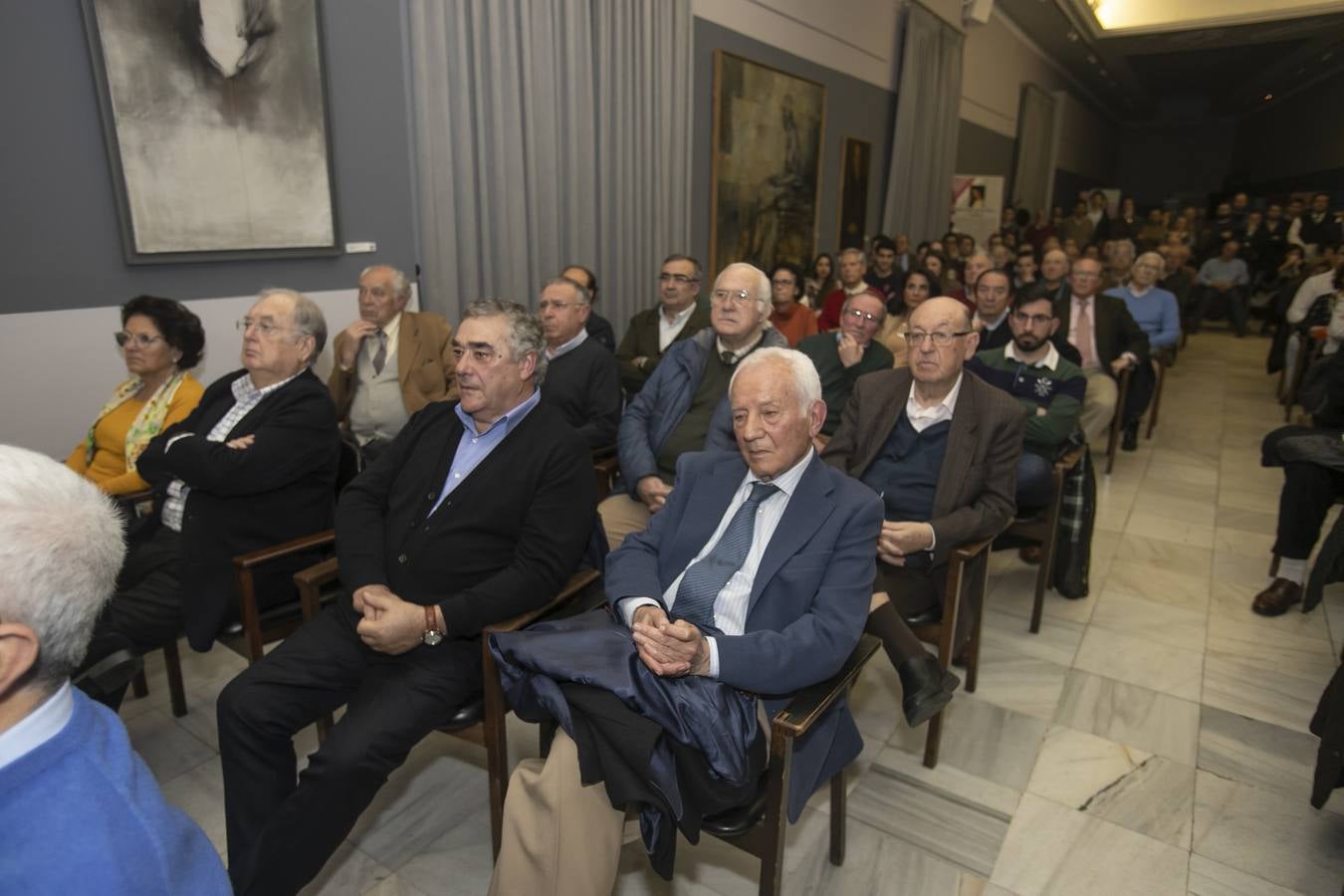 La presentación del libro de Manolete de Carlos Abella en Córdoba, en imágenes