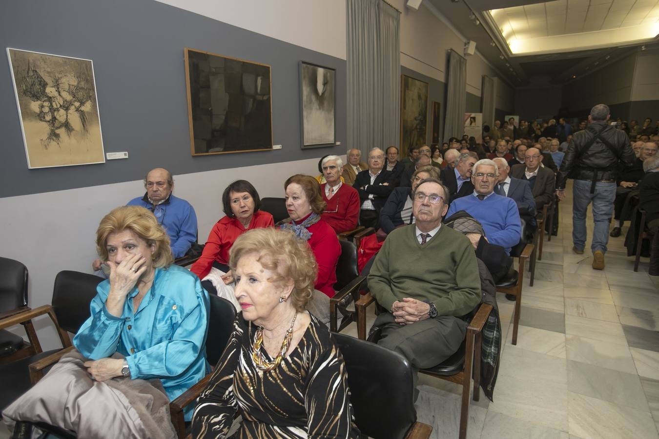 La presentación del libro de Manolete de Carlos Abella en Córdoba, en imágenes