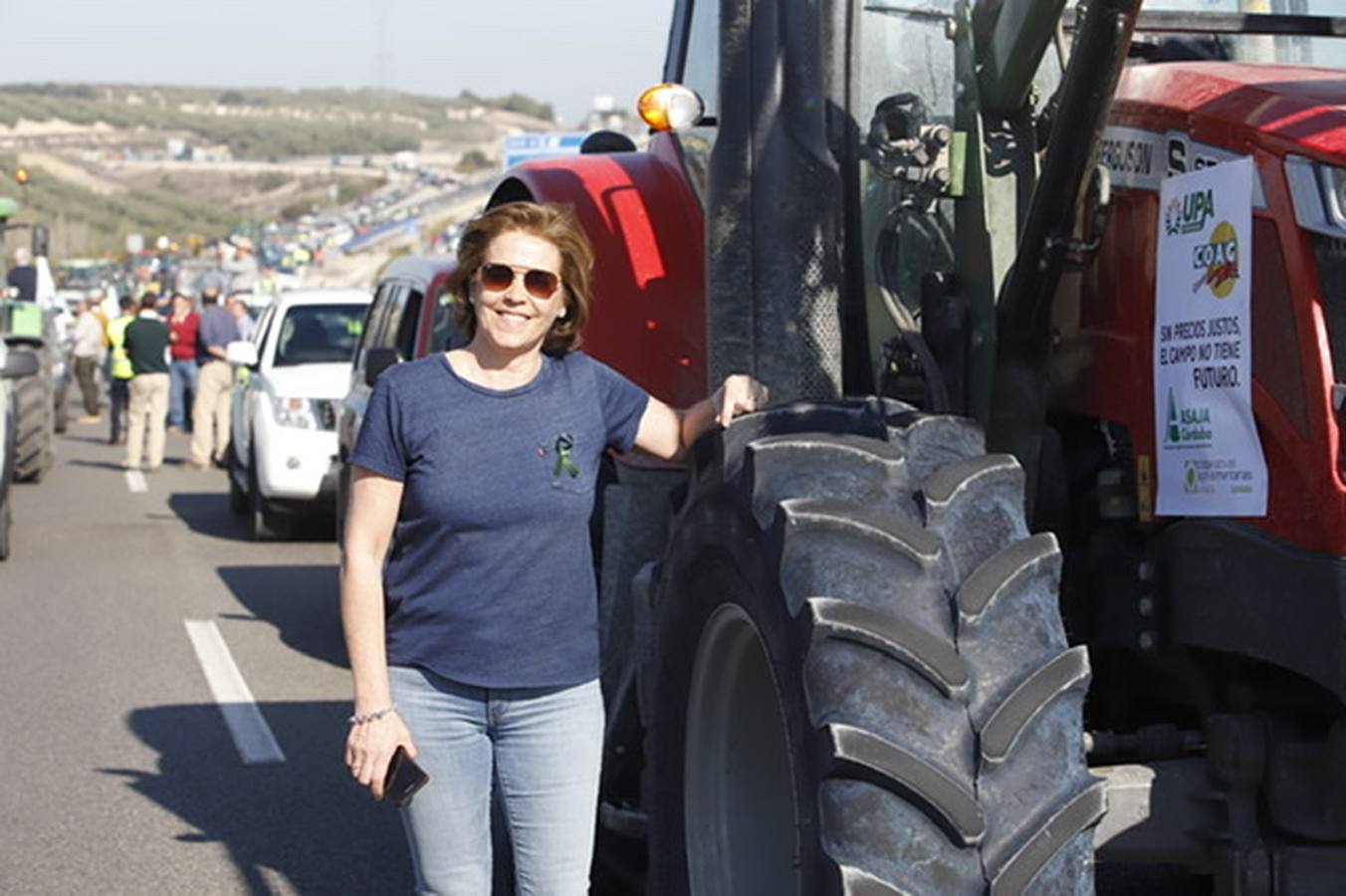 La marcha de agricultores y ganaderos en Lucena, en imágenes (I)