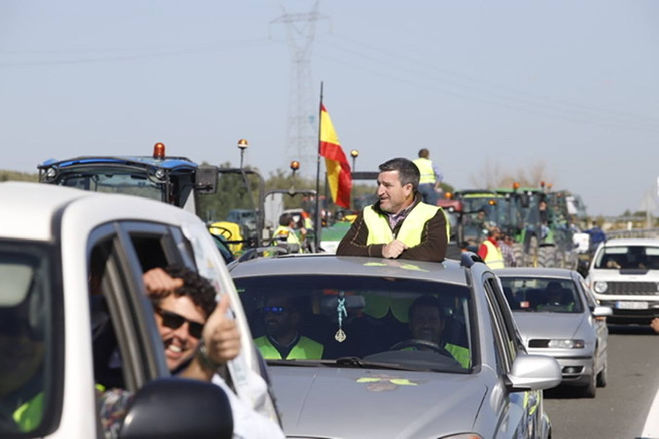 La marcha de agricultores y ganaderos en Lucena, en imágenes (II)