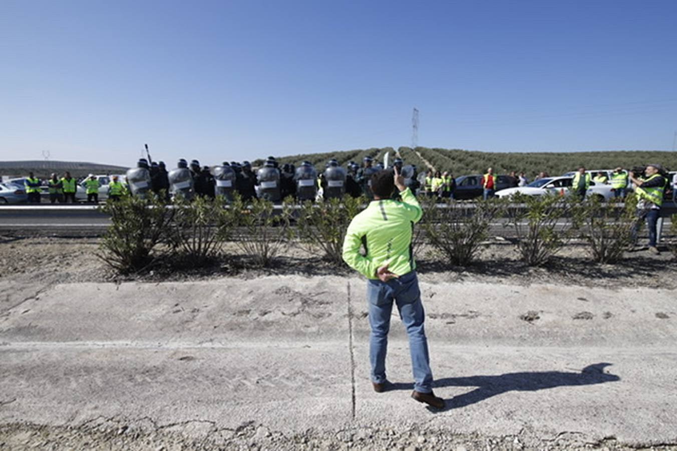 La marcha de agricultores y ganaderos en Lucena, en imágenes (II)