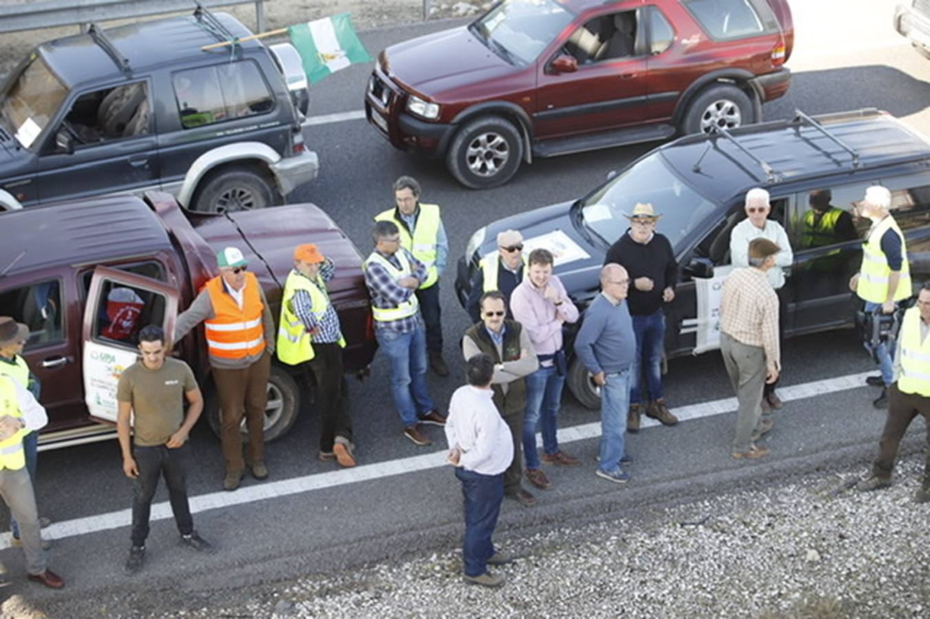 La marcha de agricultores y ganaderos en Lucena, en imágenes (II)