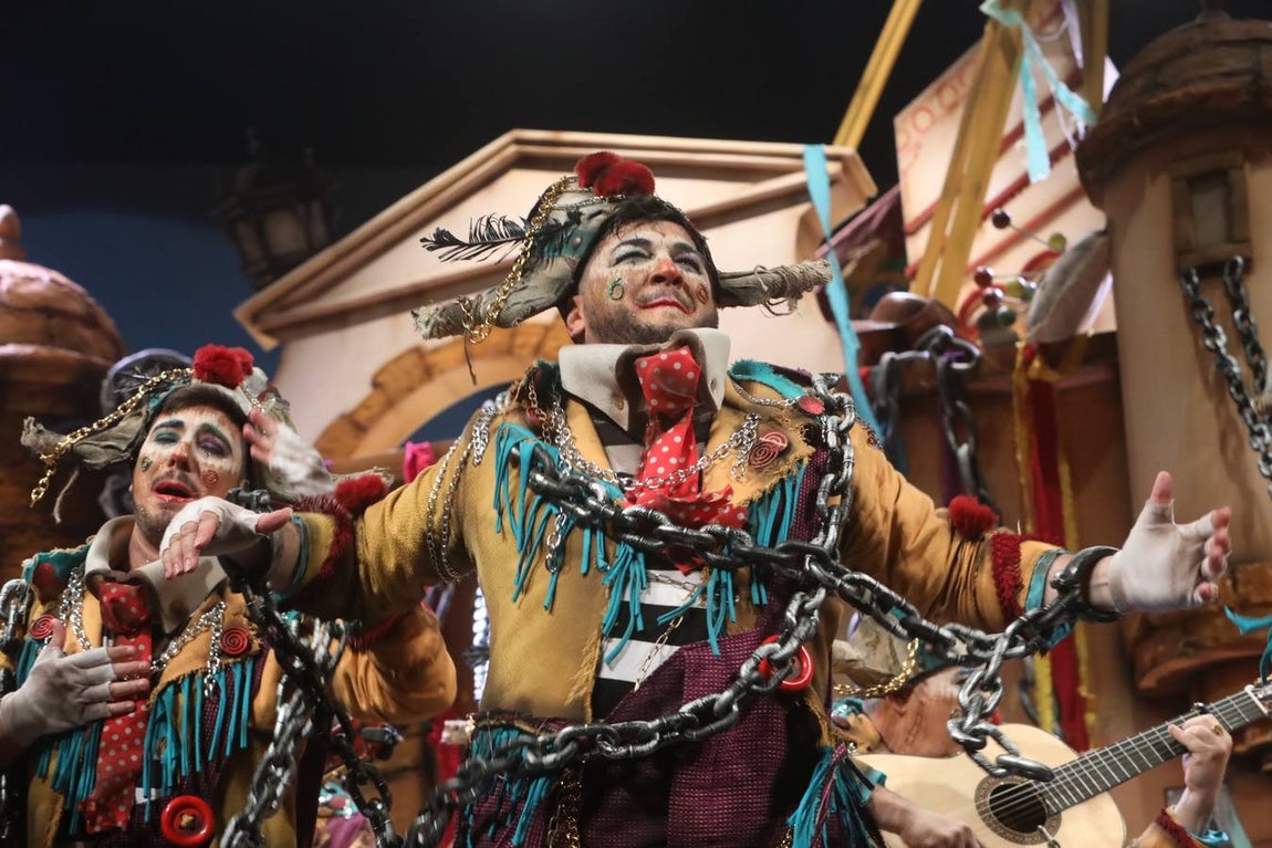 FOTOS: Comparsa Los Encaidenaos en el COAC 2020