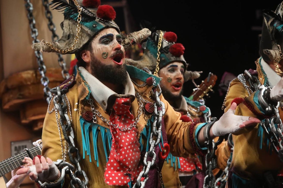 FOTOS: Comparsa Los Encaidenaos en el COAC 2020