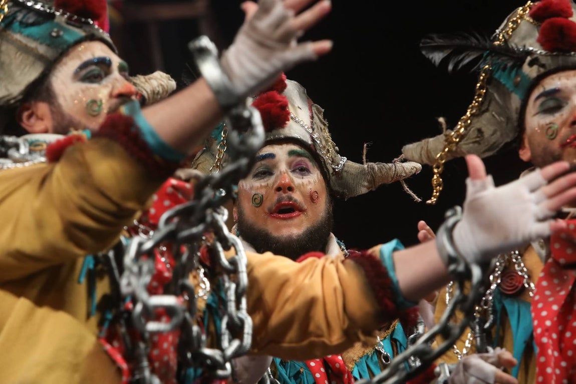 FOTOS: Comparsa Los Encaidenaos en el COAC 2020