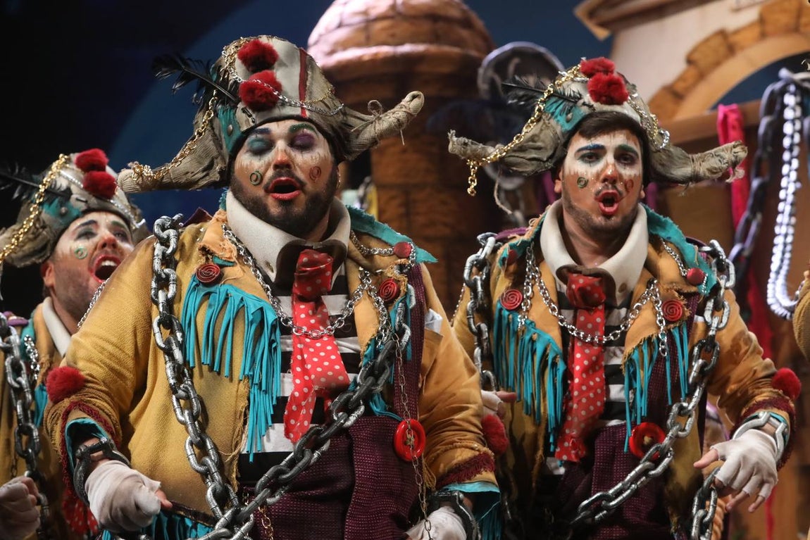 FOTOS: Comparsa Los Encaidenaos en el COAC 2020