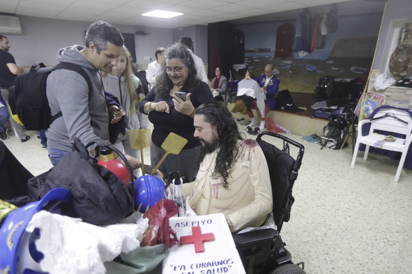 FOTOS: Así se prepara la chirigota de Cascana antes de su pase de cuartos en el Falla