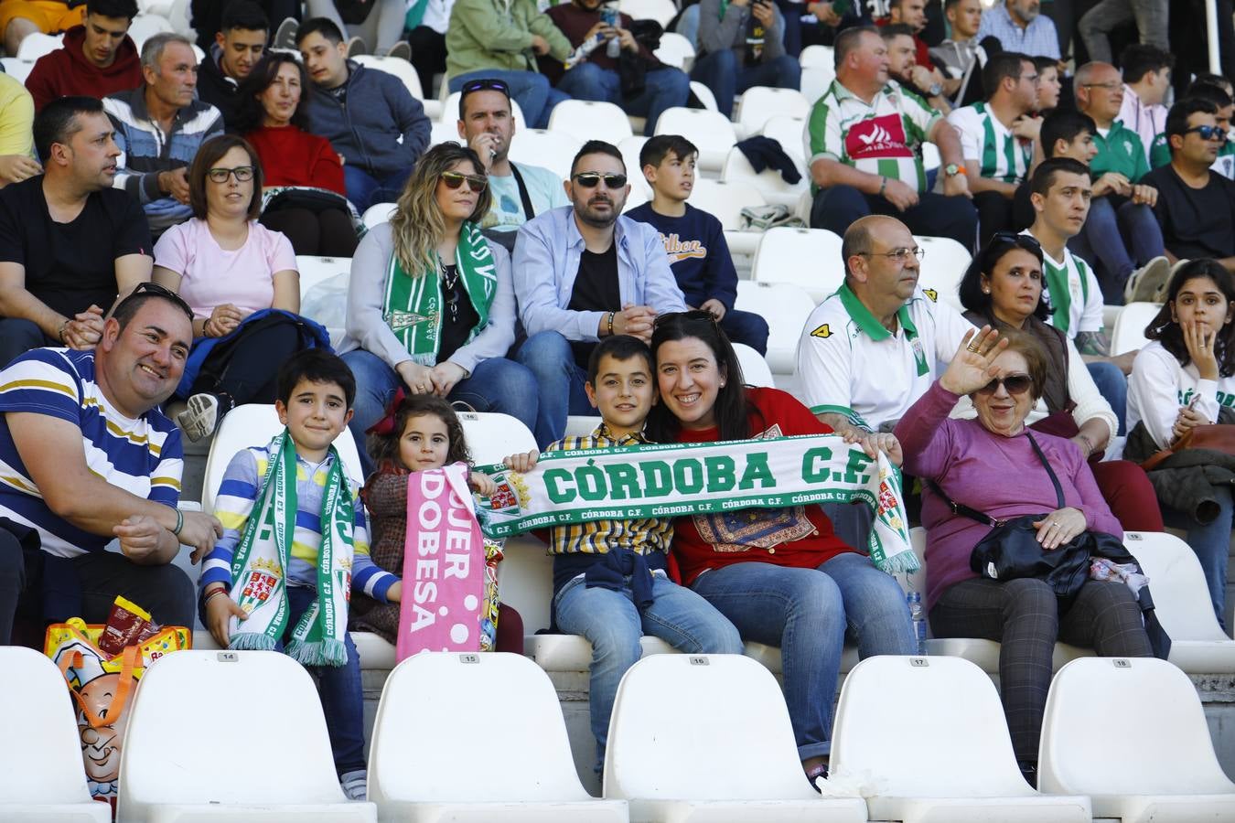 El ambiente en el Córdoba CF-Sevilla Atlético, en imágenes