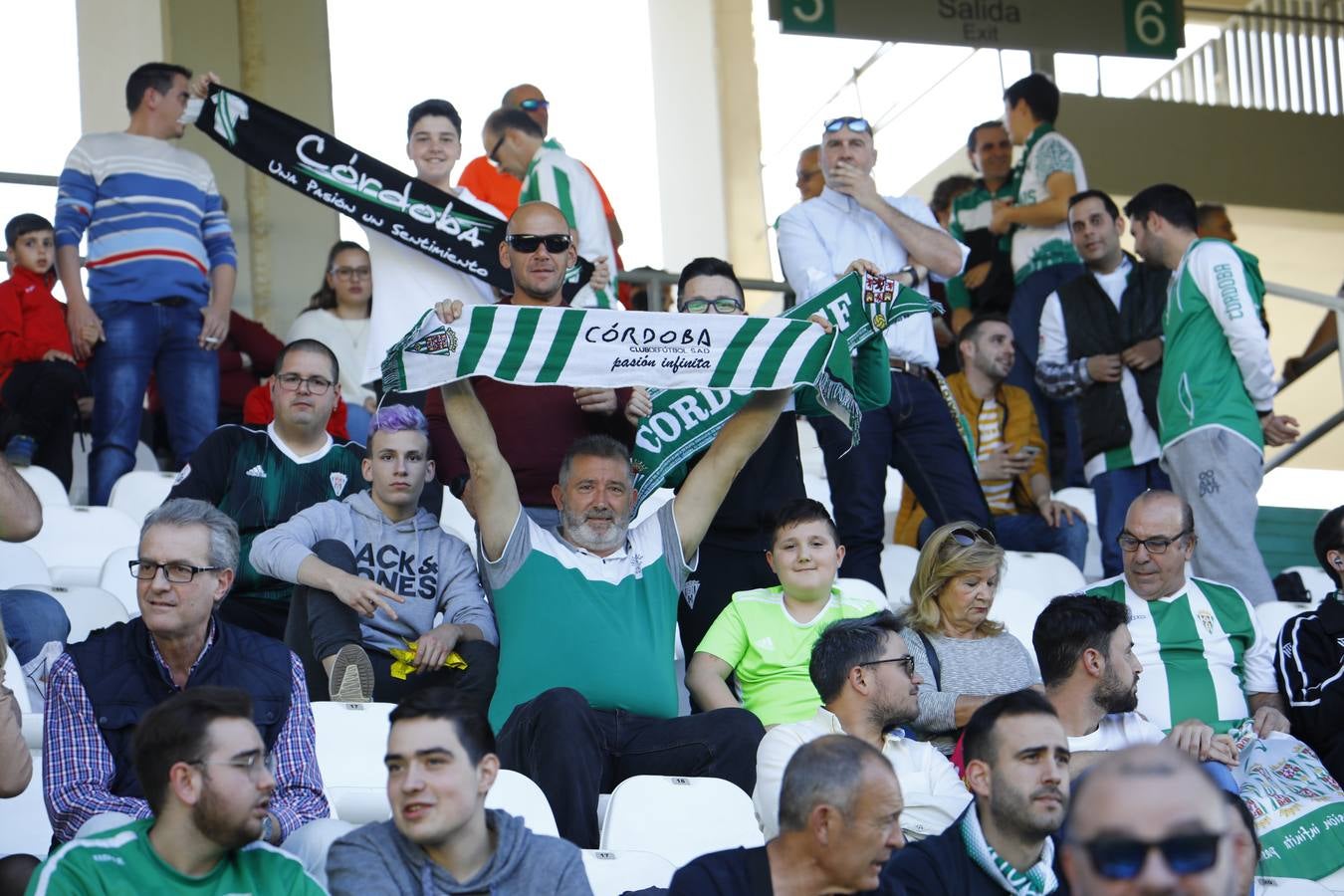 El ambiente en el Córdoba CF-Sevilla Atlético, en imágenes