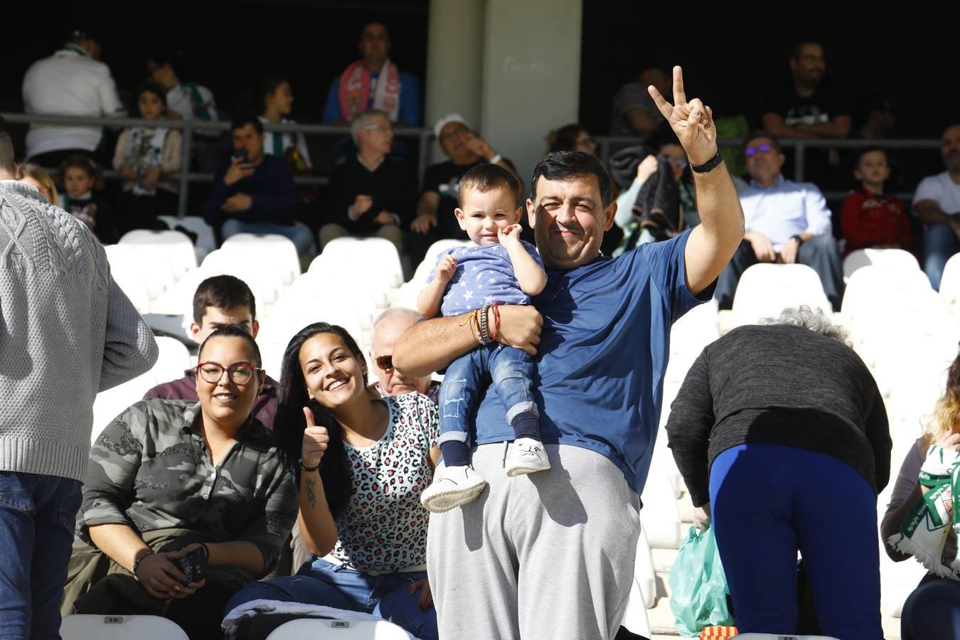 El ambiente en el Córdoba CF-Sevilla Atlético, en imágenes