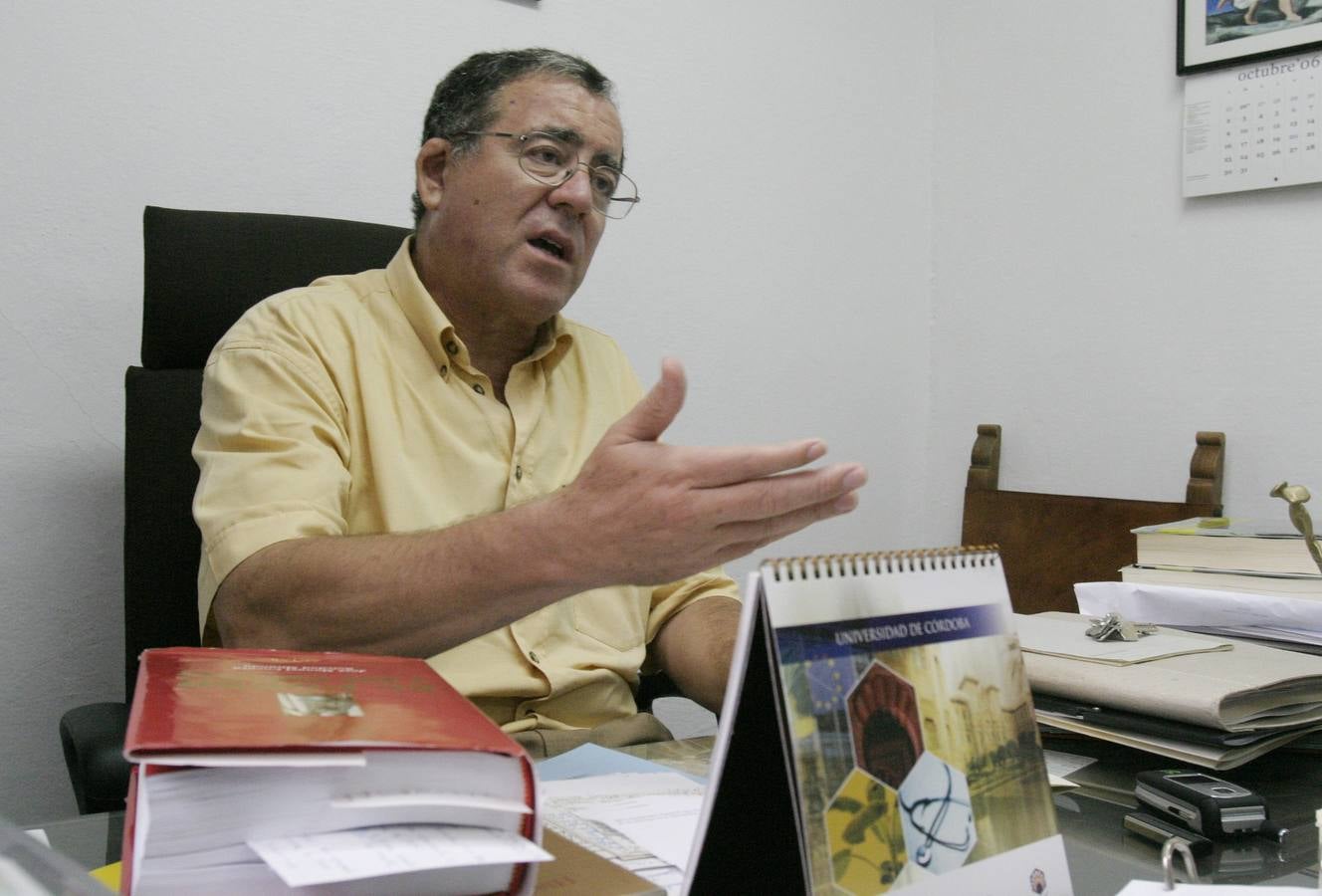 En imágenes, recuerdos de la vida del profesor de la UCO Enrique Aguilar