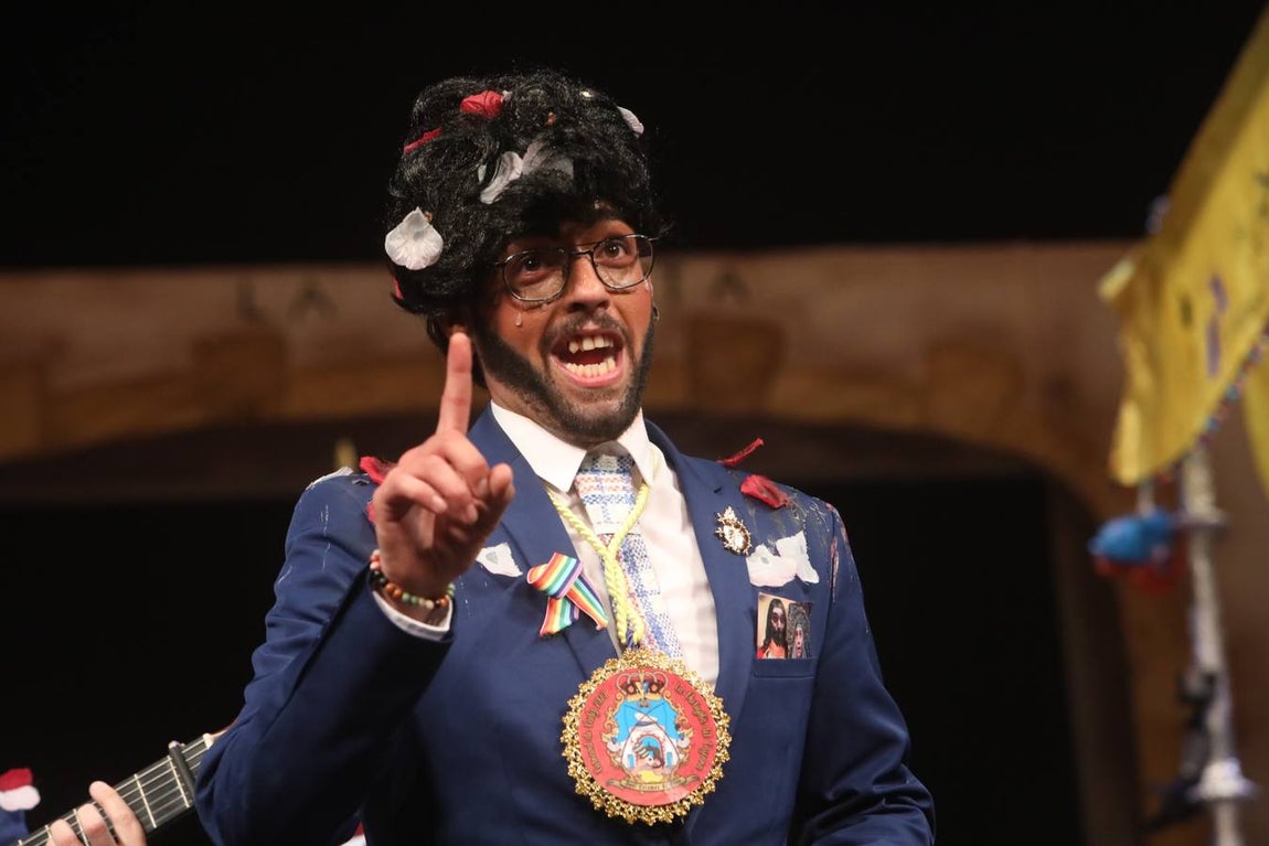 FOTOS: La chirigota Aquí estamos de paso el COAC 2020