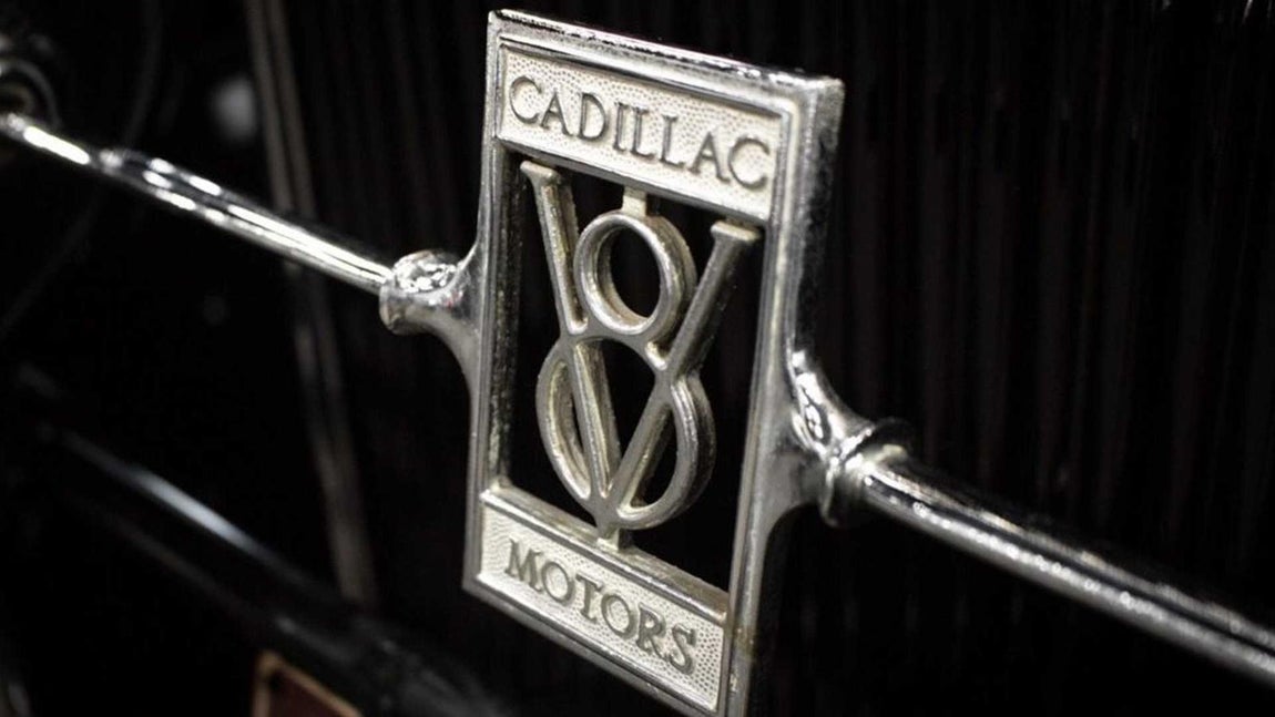 Cadillac Town Sedan. En la década de 1920 y 1930 era muy difícil ver a este tipo de automóvil por carretera . Se trata de un coche de protección reservado, casi en exclusiva, para vehículos militares. La velocidad máxima del coche alcanza los 112 km/h, un logro teniendo en cuenta el peso del blindaje del automóvil