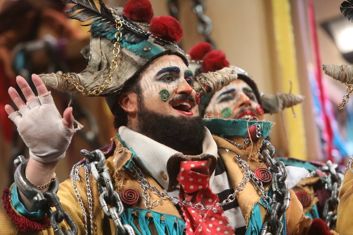 FOTOS: Comparsa Los Encaidenaos en el COAC 2020