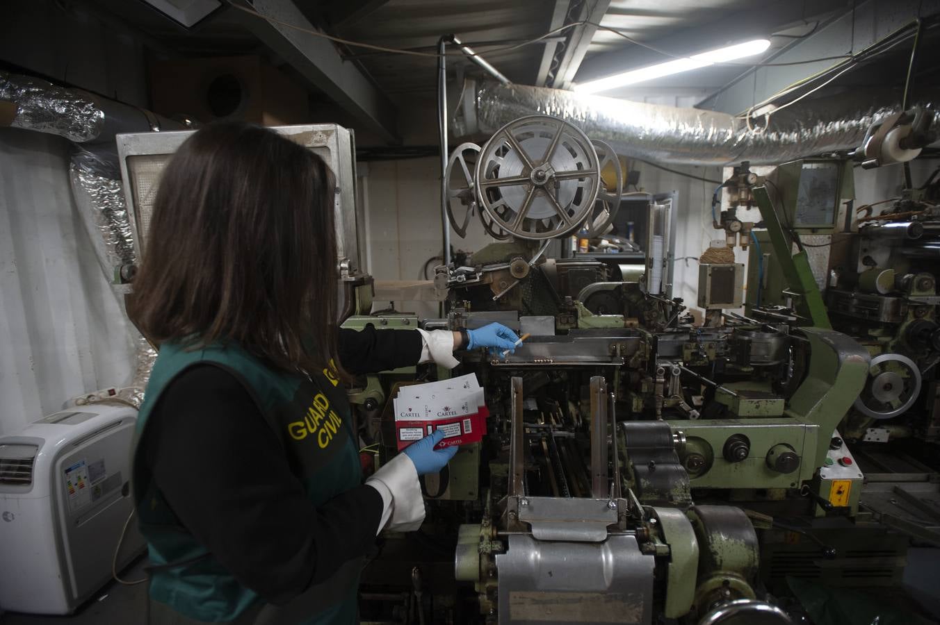 Desmantelada en Málaga la primera fábrica de tabaco subterránea de Europa