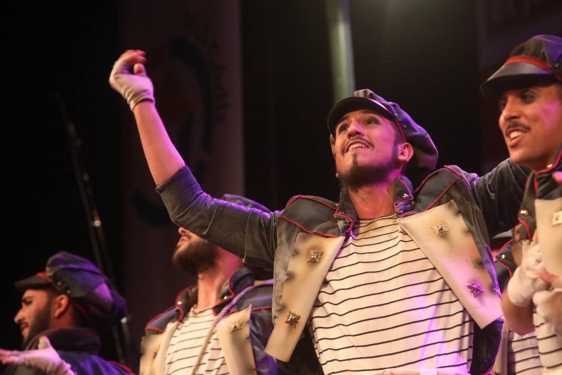 FOTOS: Comparsa Los Pacientes en el COAC 2020