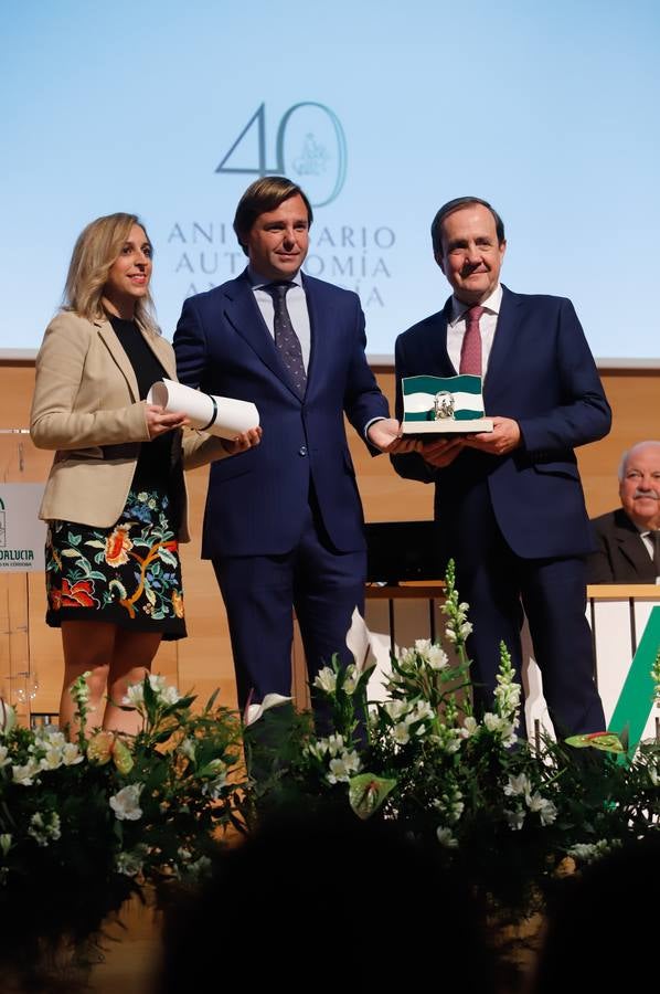 El acto de entrega de banderas de Andalucía en Córdoba, en imágenes