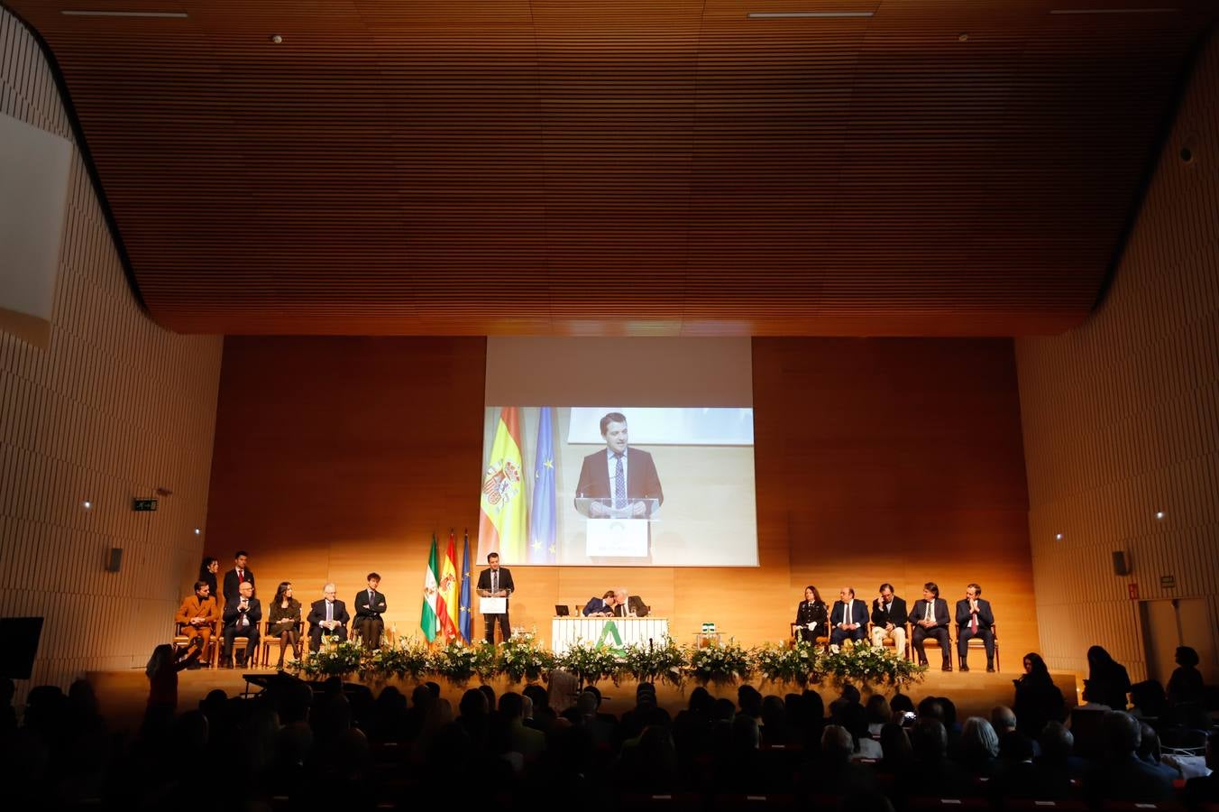 El acto de entrega de banderas de Andalucía en Córdoba, en imágenes