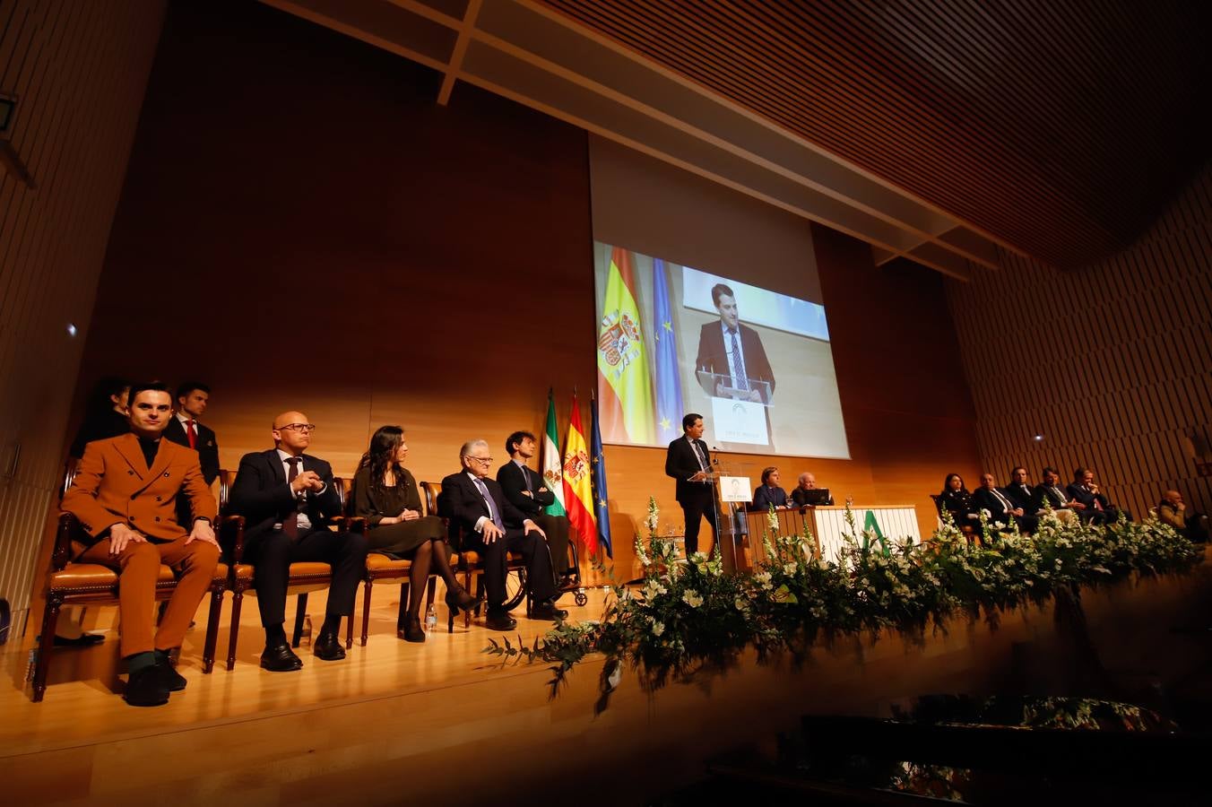 El acto de entrega de banderas de Andalucía en Córdoba, en imágenes