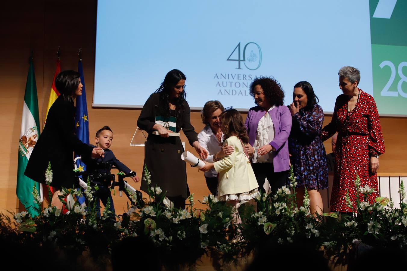 El acto de entrega de banderas de Andalucía en Córdoba, en imágenes