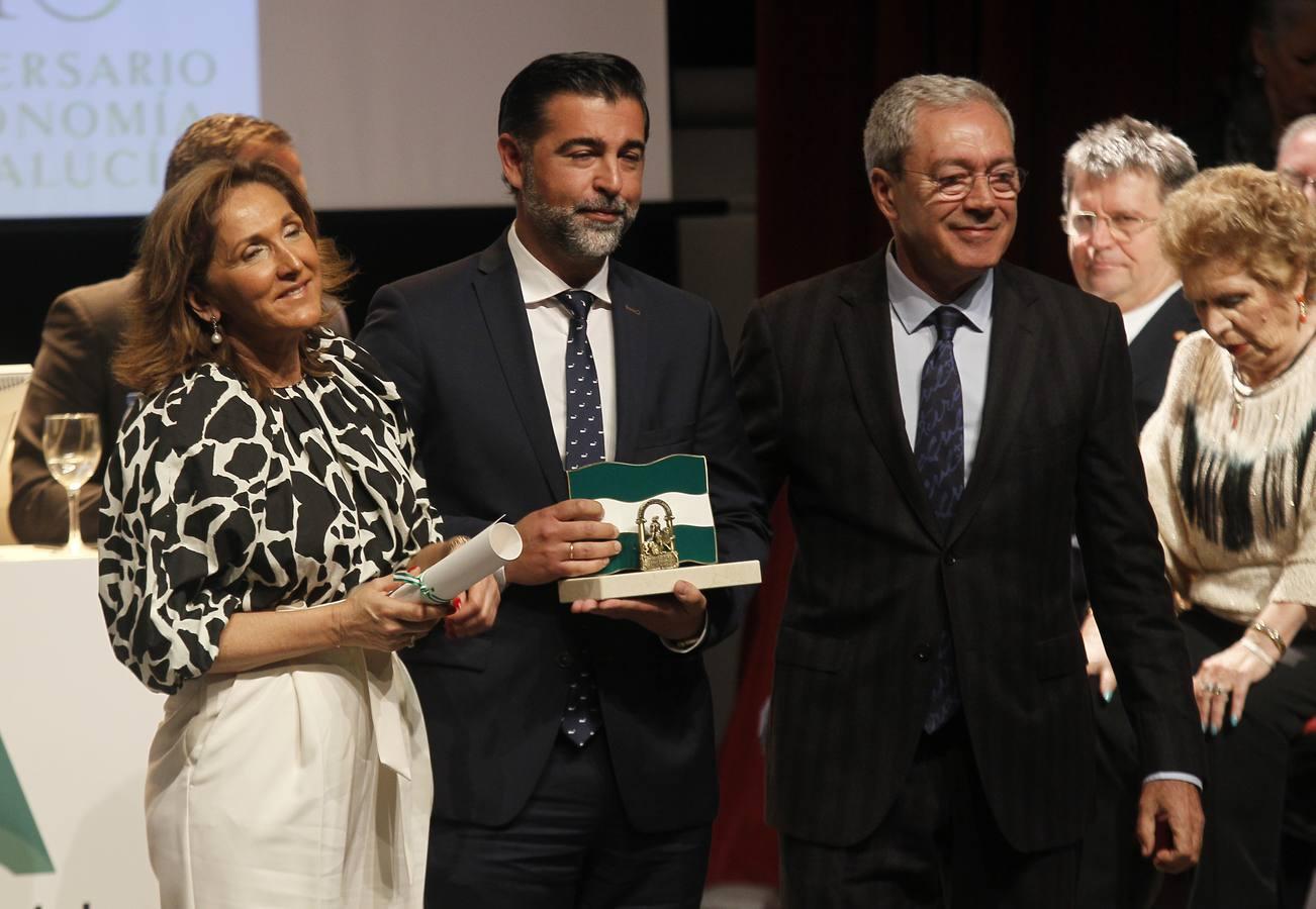 Entrega de «Banderas de Andalucía» de la provincia de Sevilla