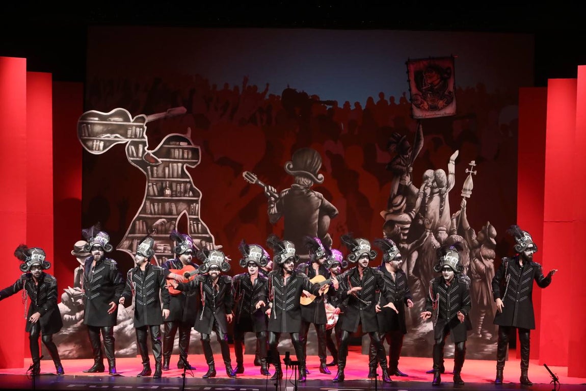 FOTOS: La antología de Juan Carlos Aragón levanta el Falla