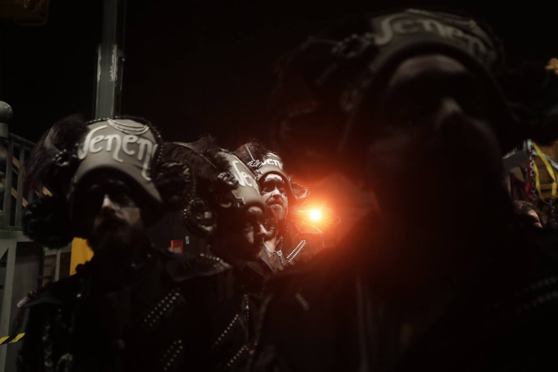 FOTOS: La antología de Juan Carlos Aragón levanta el Falla