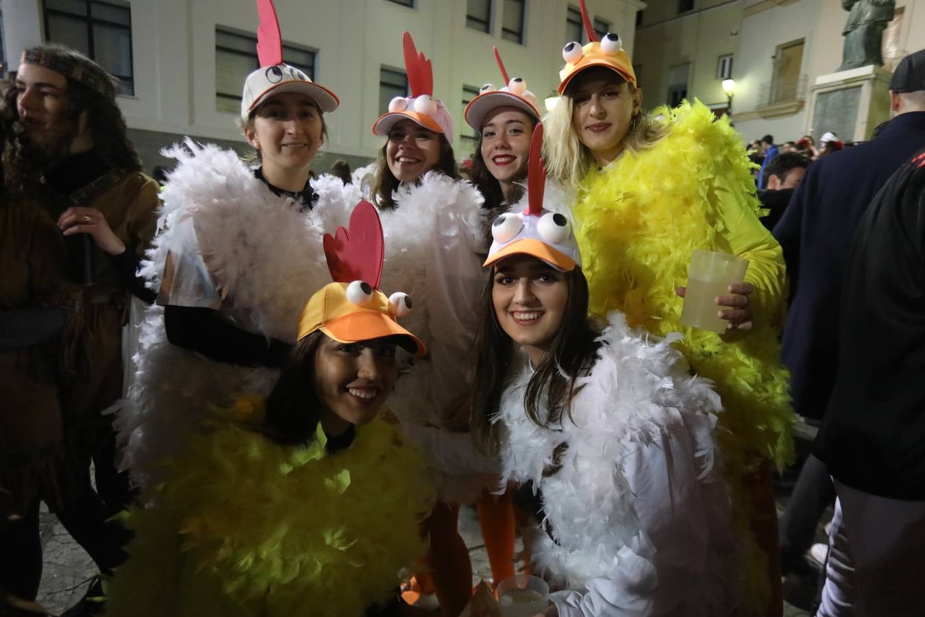 FOTOS: Ambiente el primer sábado de Carnaval en Cádiz