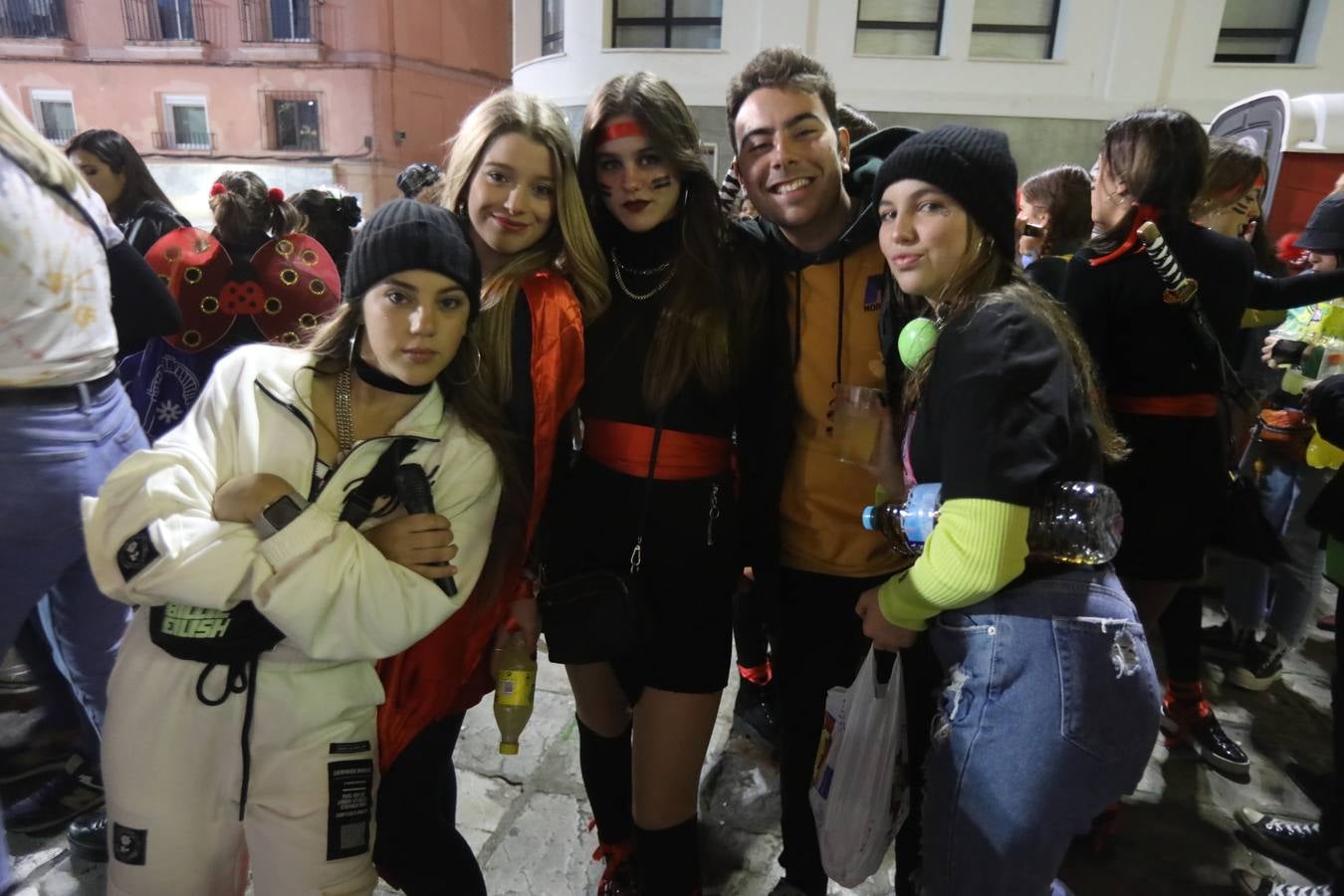 FOTOS: Ambiente el primer sábado de Carnaval en Cádiz