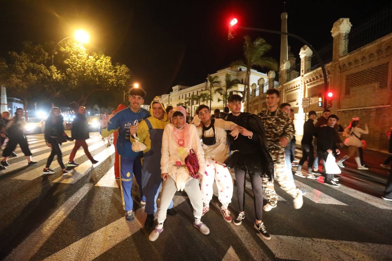 FOTOS: Ambiente el primer sábado de Carnaval en Cádiz