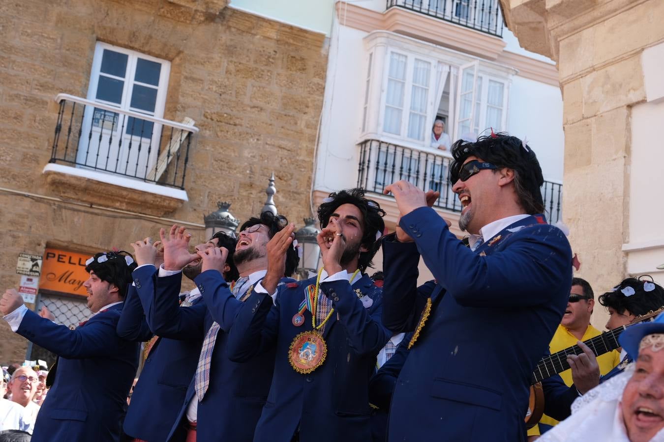 FOTOS: Gran ambiente en la Batalla de coplas del Carnaval de Cádiz 2020