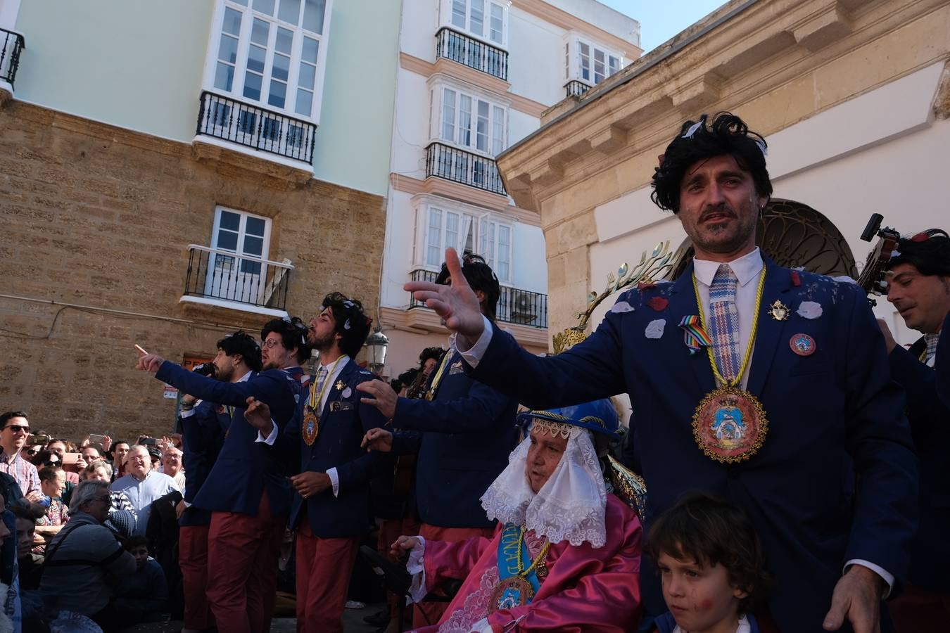 FOTOS: Gran ambiente en la Batalla de coplas del Carnaval de Cádiz 2020