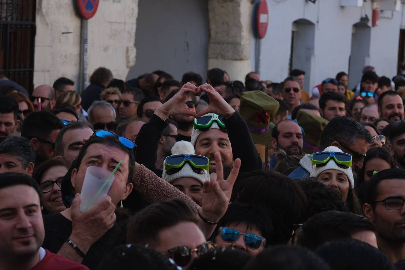 FOTOS: Gran ambiente en la Batalla de coplas del Carnaval de Cádiz 2020