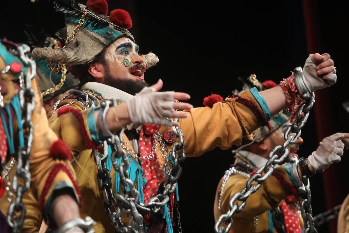 FOTOS: Comparsa Los Encaidenaos en el COAC 2020