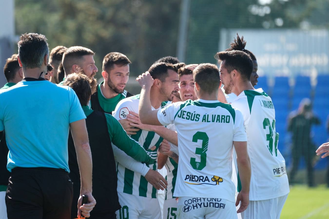 El Cádiz B-Córdoba CF y la afición blanquiverde, en imágenes