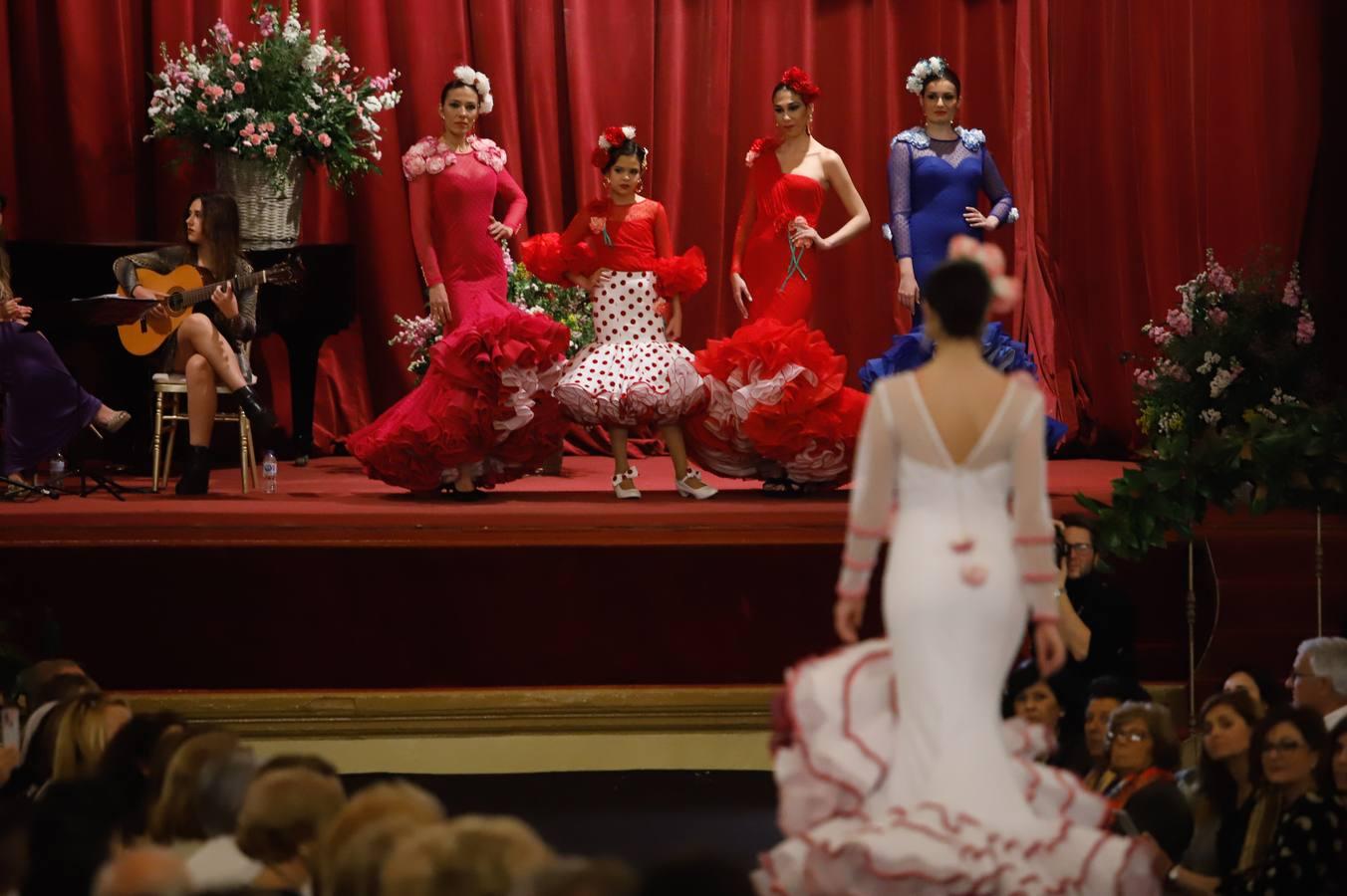 El desfile flamenco de Sara de Benítez en el Círculo de la Amistad, en imágenes