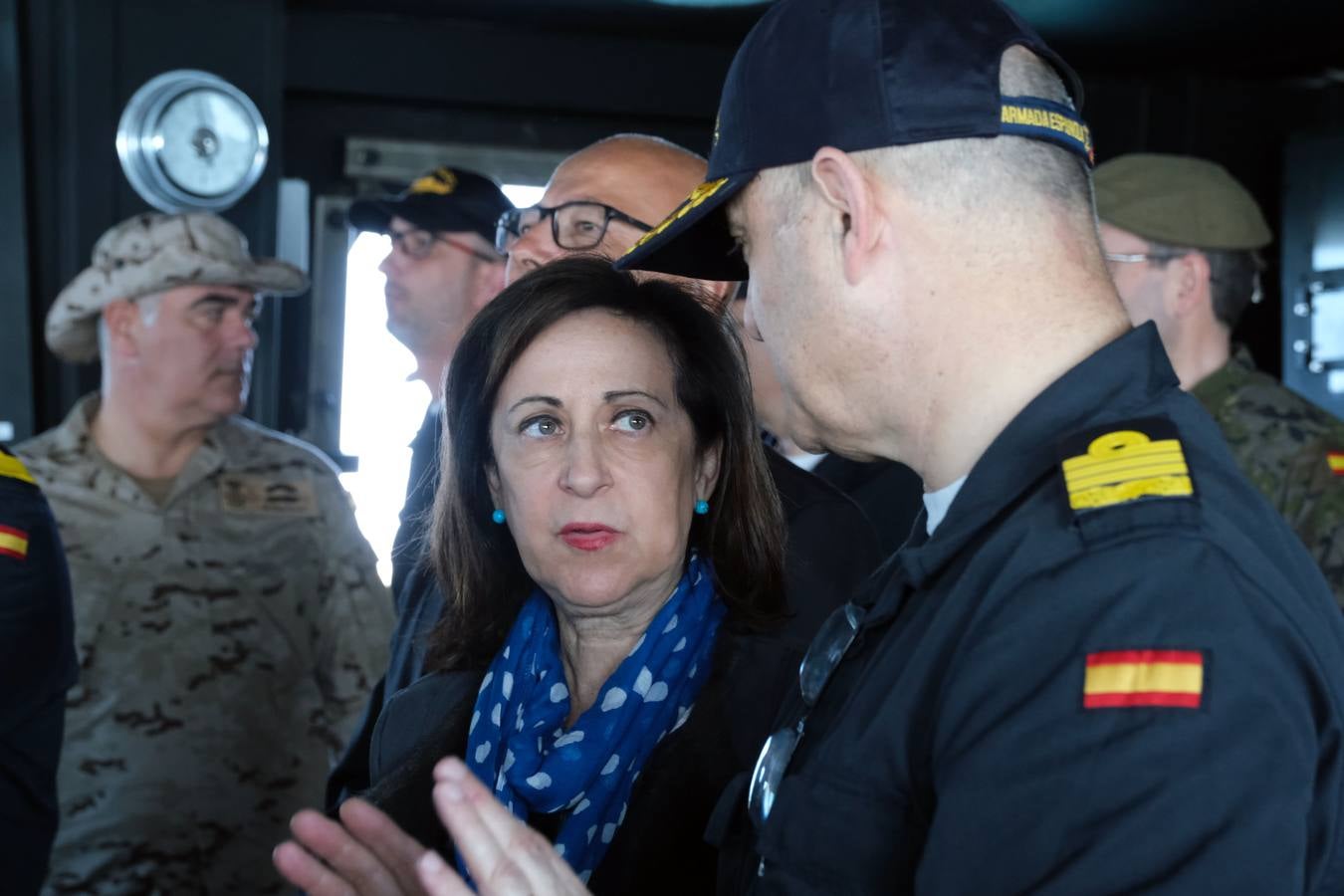 FOTOS: La ministra de Defensa participa en las maniobras Gruflex-20 en la Bahía de Cádiz