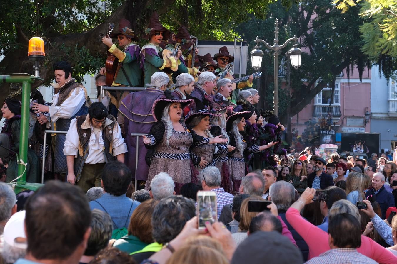 FOTOS: Lunes de coros en el Carnaval de Cádiz 2020