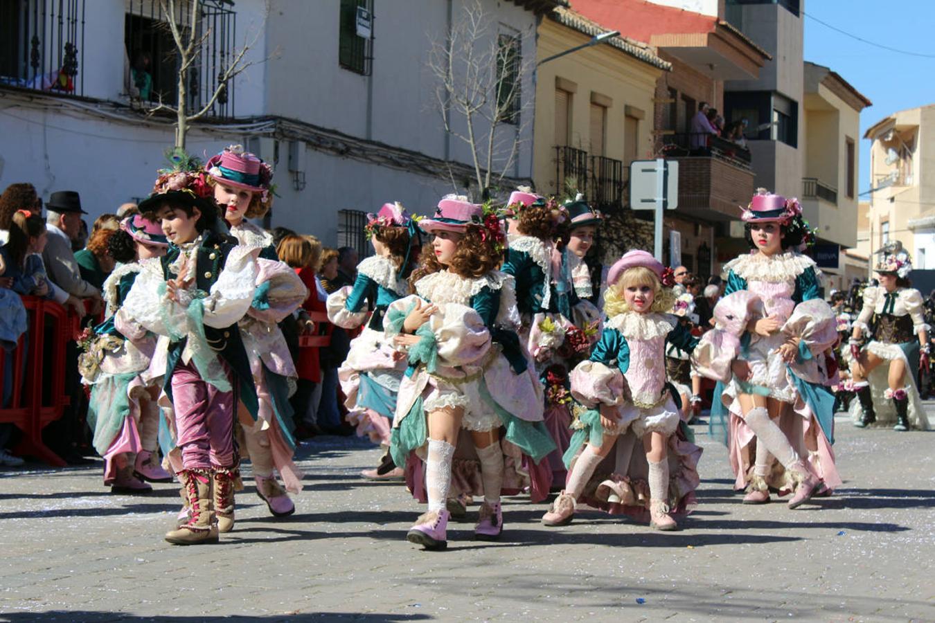 El animado carnaval de Villafranca de los Caballeros, en imágenes