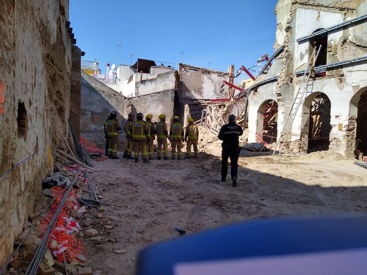 Imágenes del derrumbe que ha causado dos heridos en el Casco Histórico