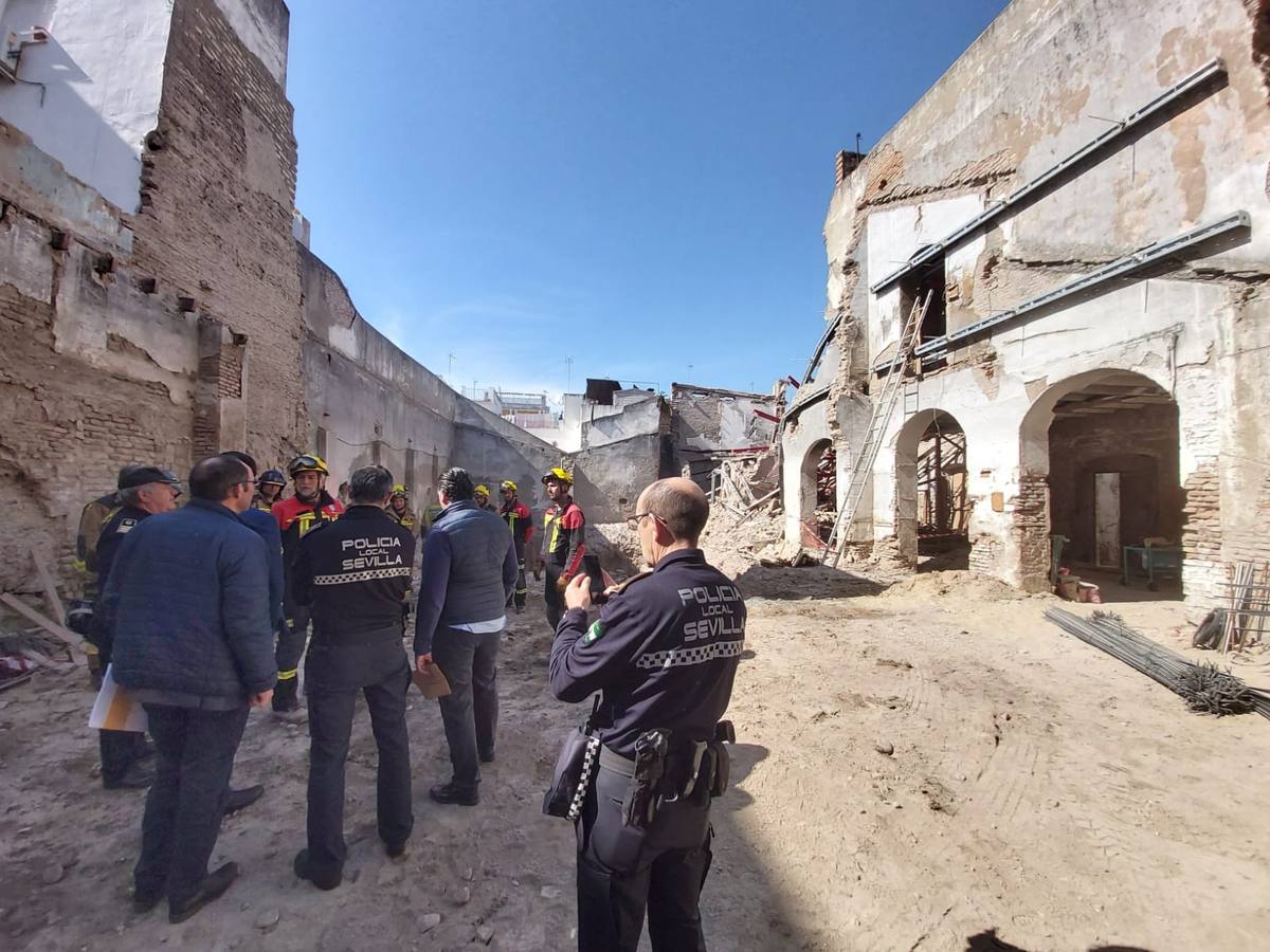 Imágenes del derrumbe que ha causado dos heridos en el Casco Histórico